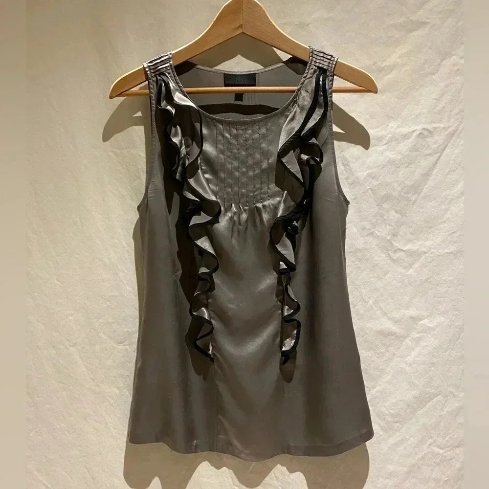 Banana Republic BR Monogram Sleeveless Silk Ruffled Tuxedo-style top, size M